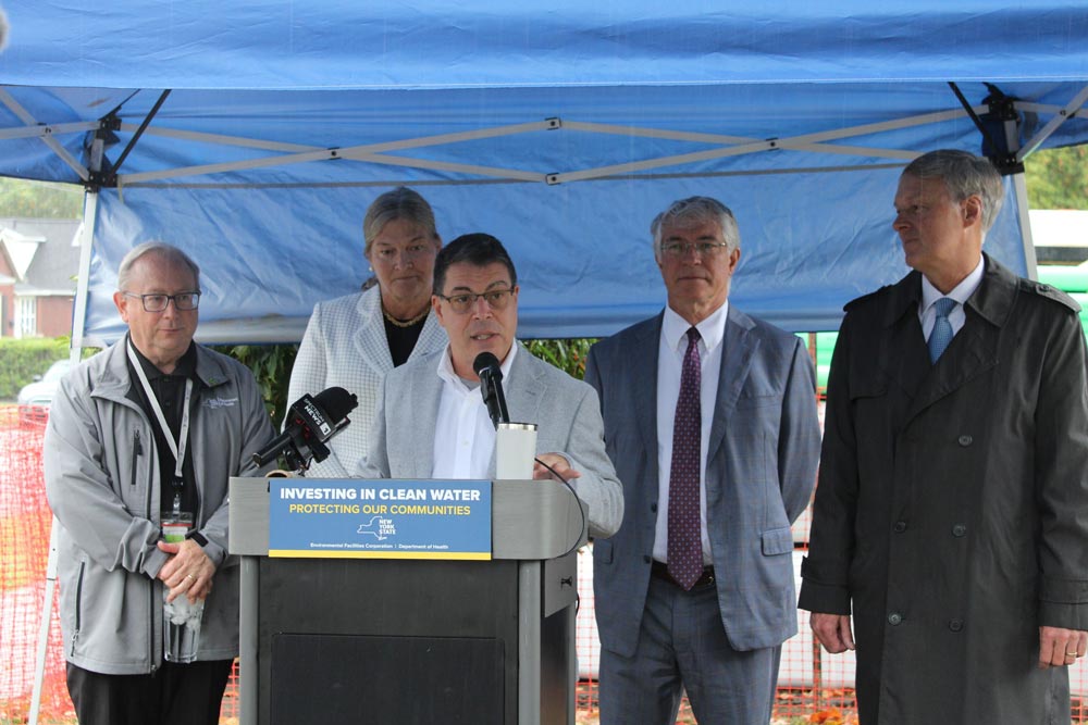 Mayor Marsh giving speech